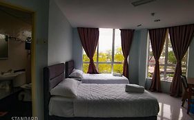 Hotel Darulaman  2*